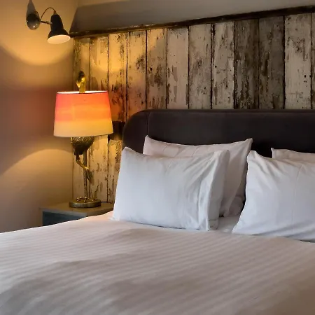 Hotel House Bedrooms 2*