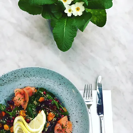 House Bedrooms Hotel 2*