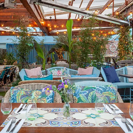 Hotel House Bedrooms 2*