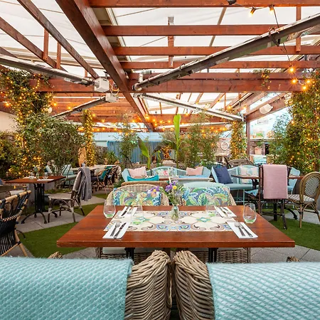 Hotel House Bedrooms 2*