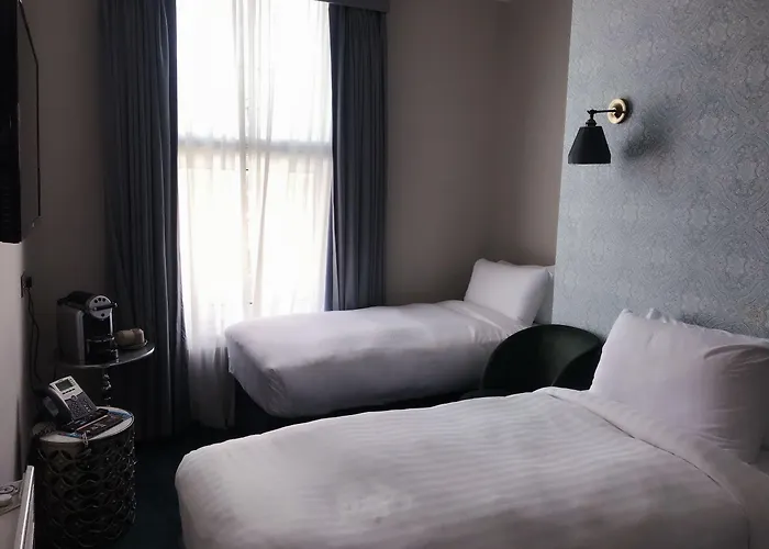 Otel House Bedrooms 2*