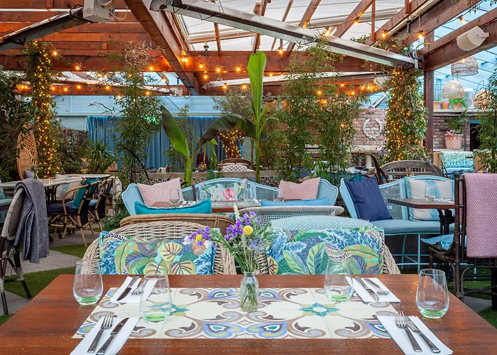 Otel House Bedrooms 2*