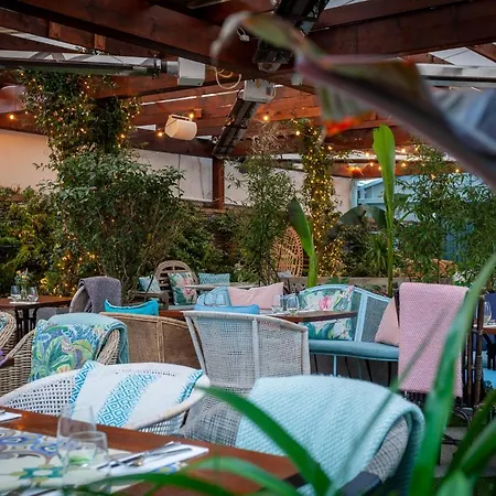 Hotel House Bedrooms 2*