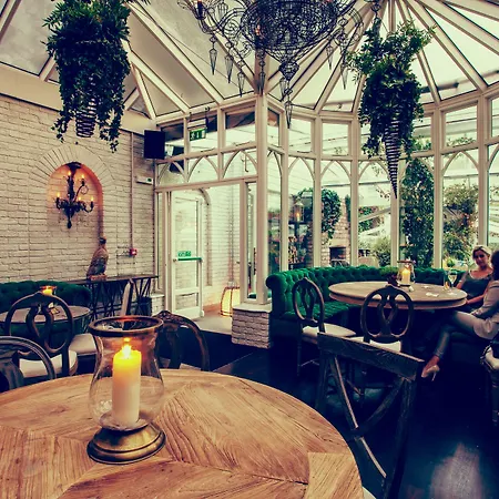 House Bedrooms Отель